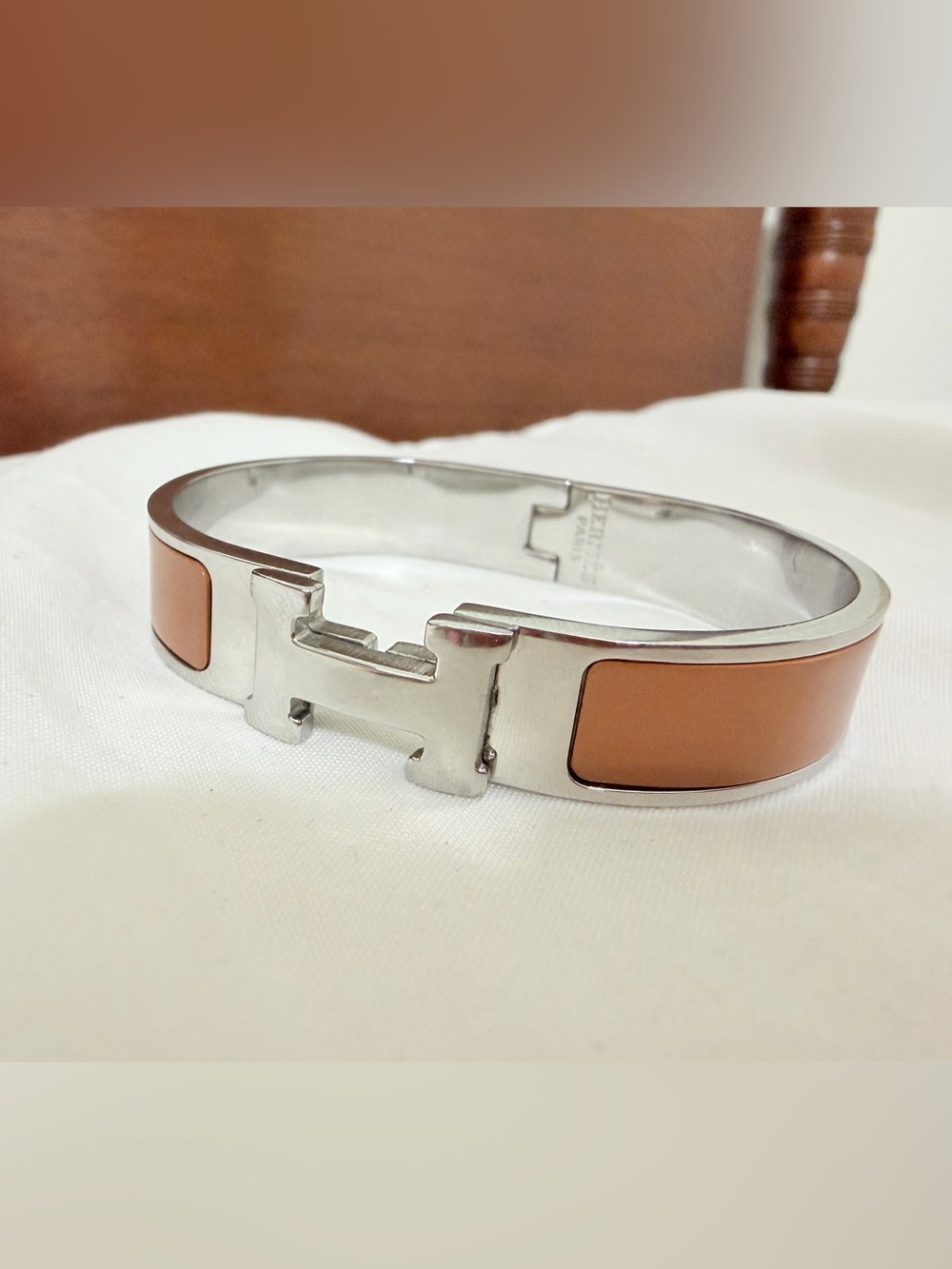 Classic H-Emblem silver Inlay Cuff Bracelet - Brown